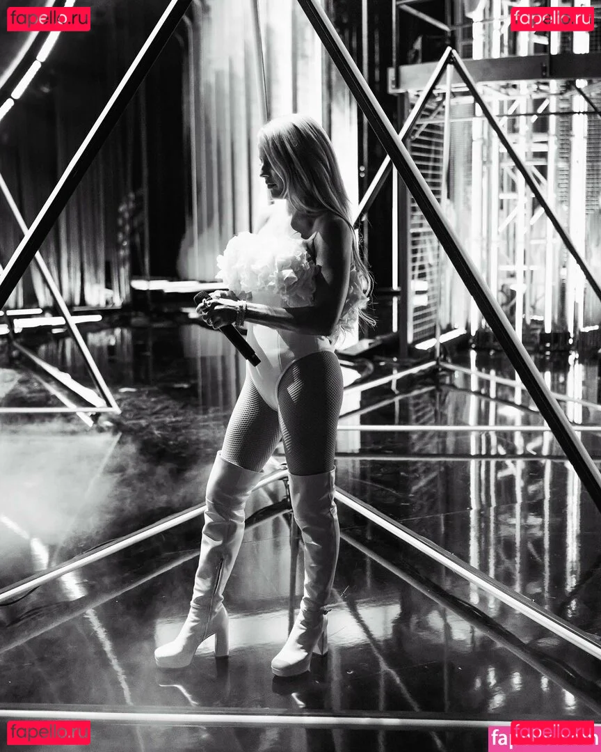 Ellie Goulding Onlyfans Photo Gallery 