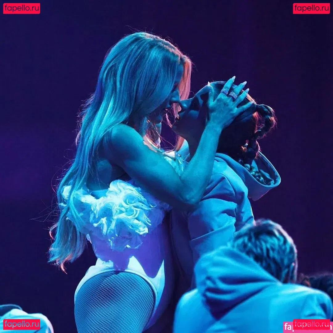 Ellie Goulding Onlyfans Photo Gallery 