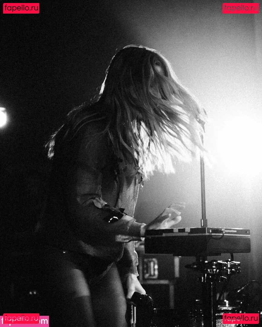 Ellie Goulding Onlyfans Photo Gallery 