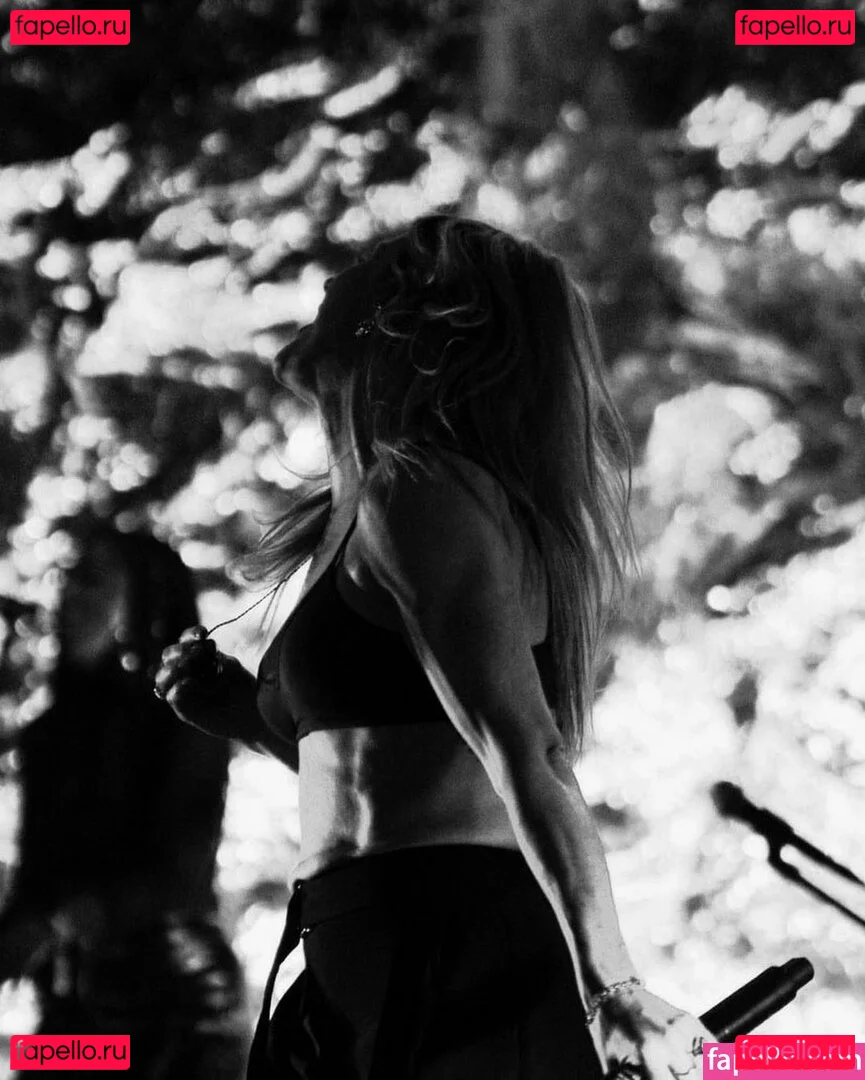 Ellie Goulding Onlyfans Photo Gallery 