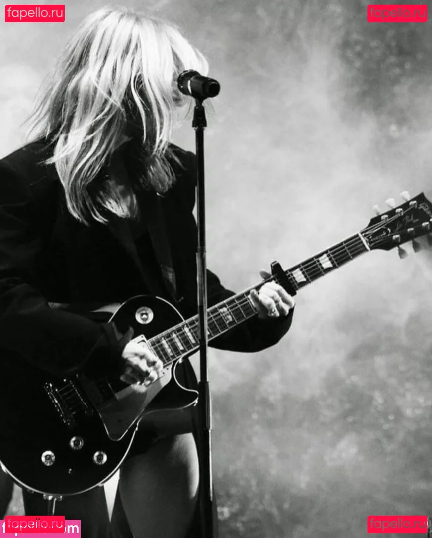 Ellie Goulding Onlyfans Photo Gallery 