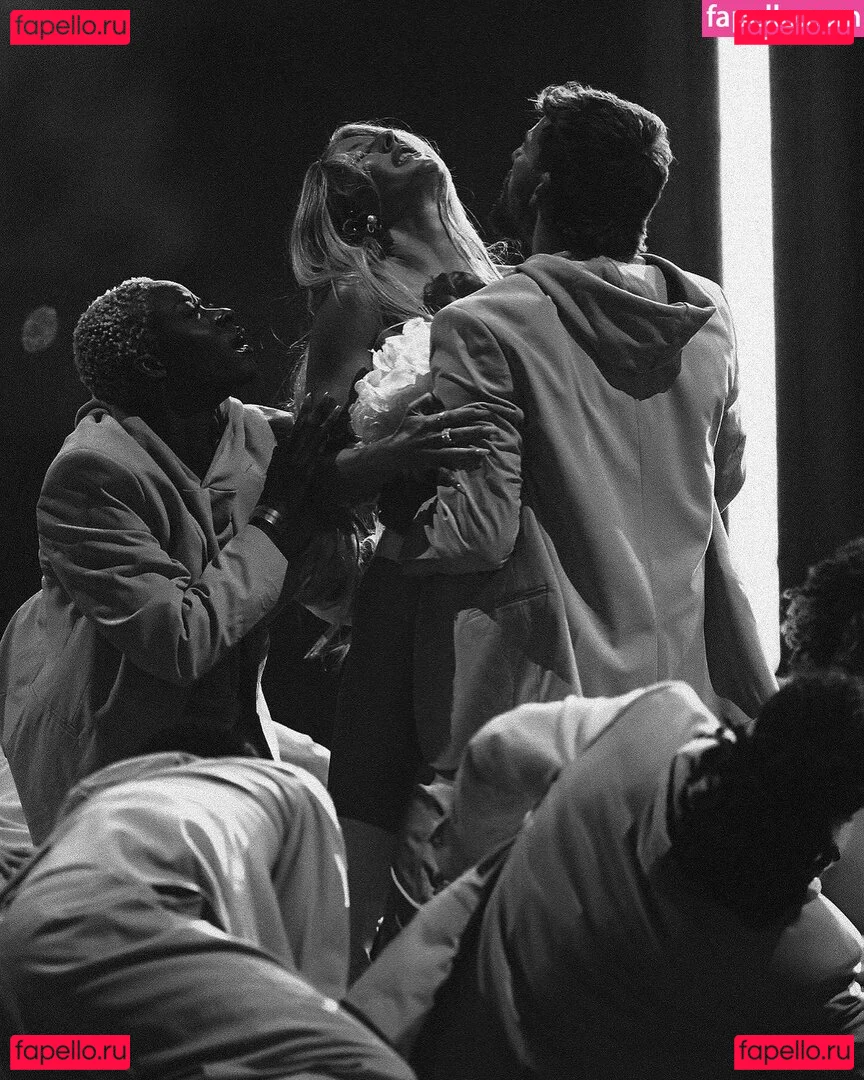 Ellie Goulding Onlyfans Photo Gallery 