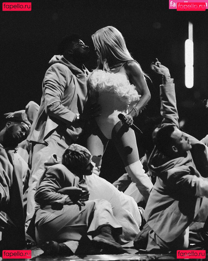 Ellie Goulding Onlyfans Photo Gallery 