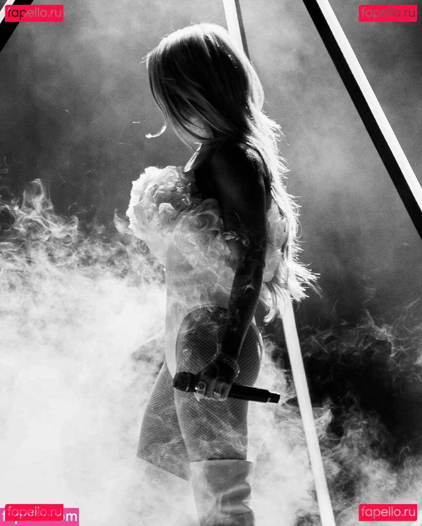 Ellie Goulding Onlyfans Photo Gallery 