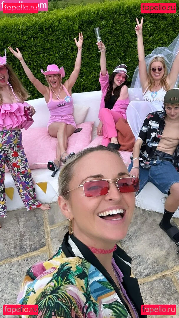 Ellie Goulding Onlyfans Photo Gallery 