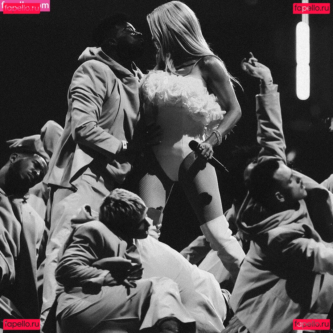 Ellie Goulding Onlyfans Photo Gallery 