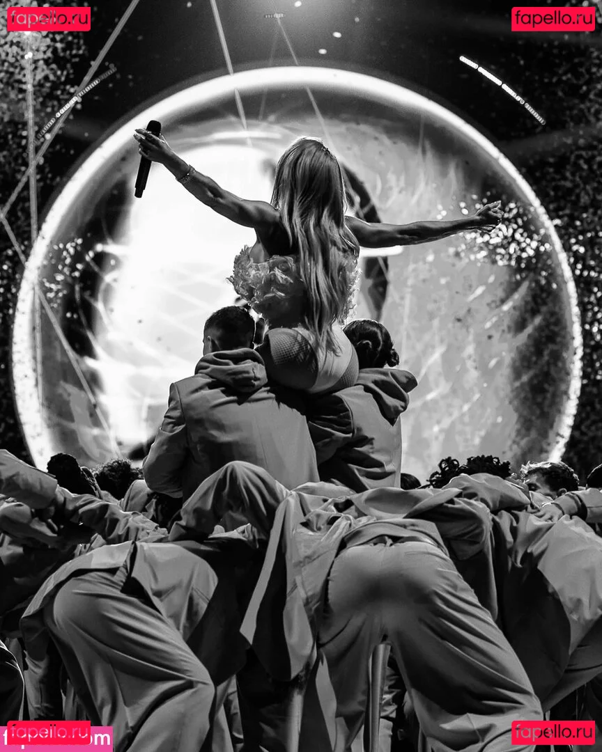 Ellie Goulding Onlyfans Photo Gallery 