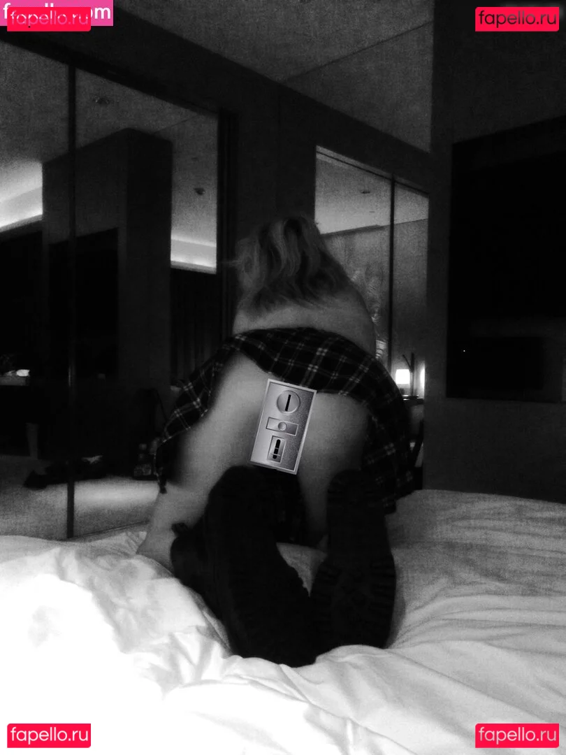 Ellie Goulding Onlyfans Photo Gallery 