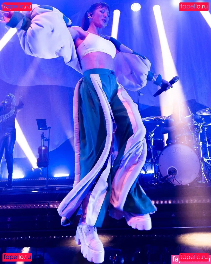 Ellie Goulding Onlyfans Photo Gallery 