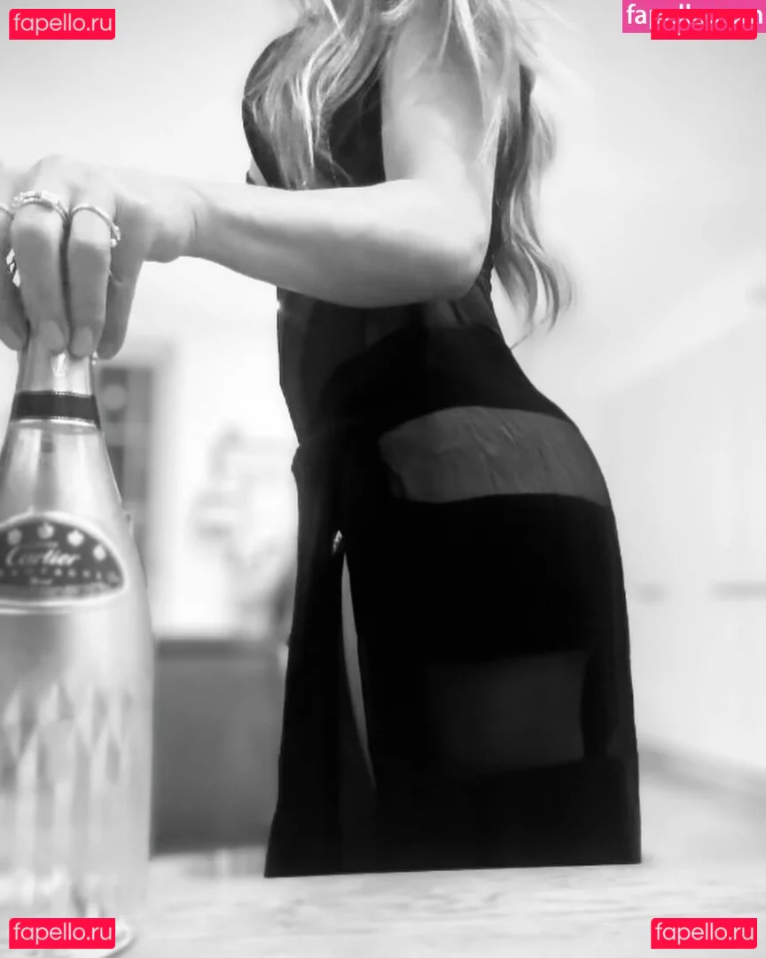 Ellie Goulding Onlyfans Photo Gallery 