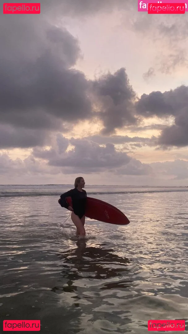 Ellie Goulding Onlyfans Photo Gallery 