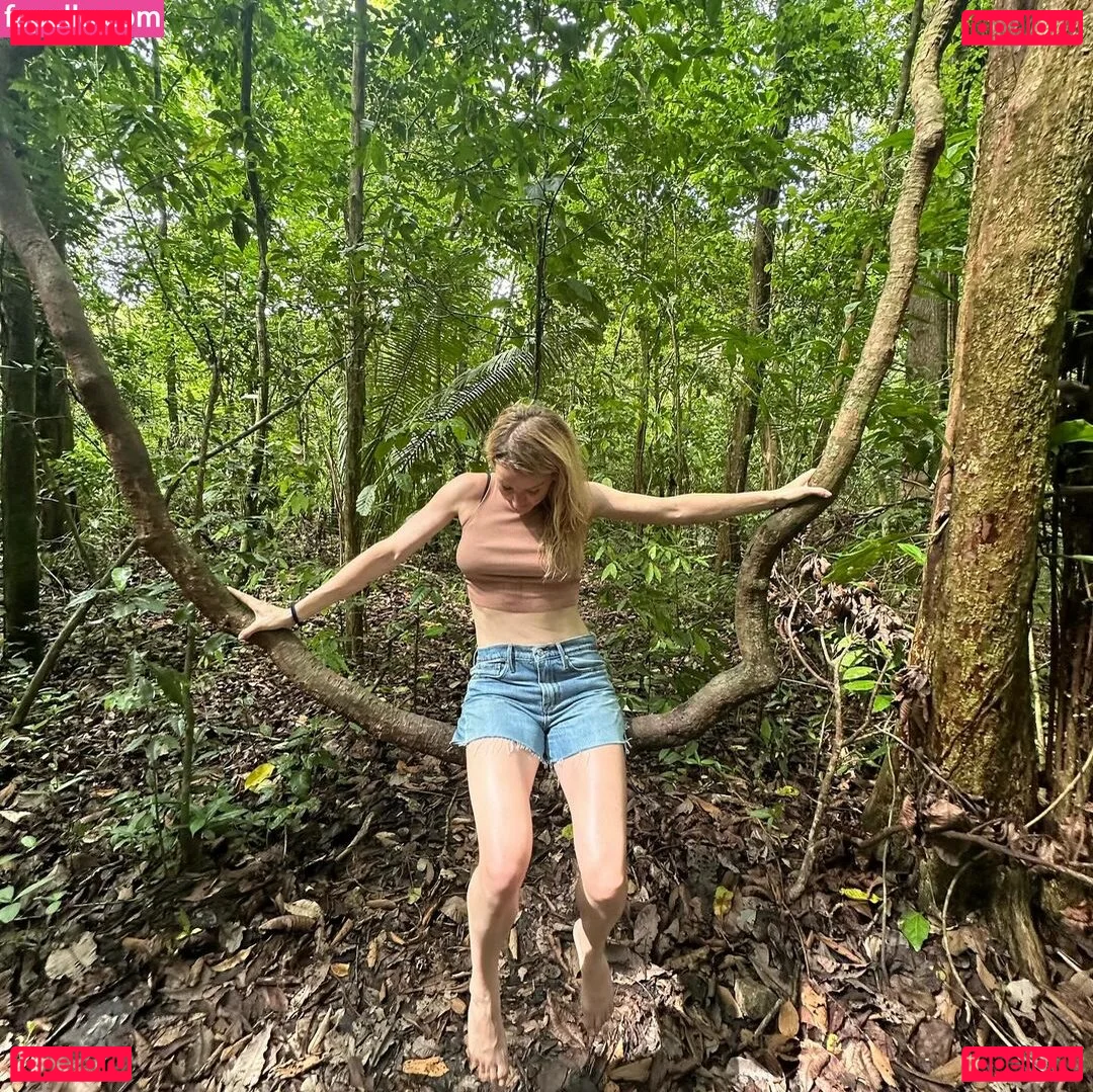 Ellie Goulding Onlyfans Photo Gallery 