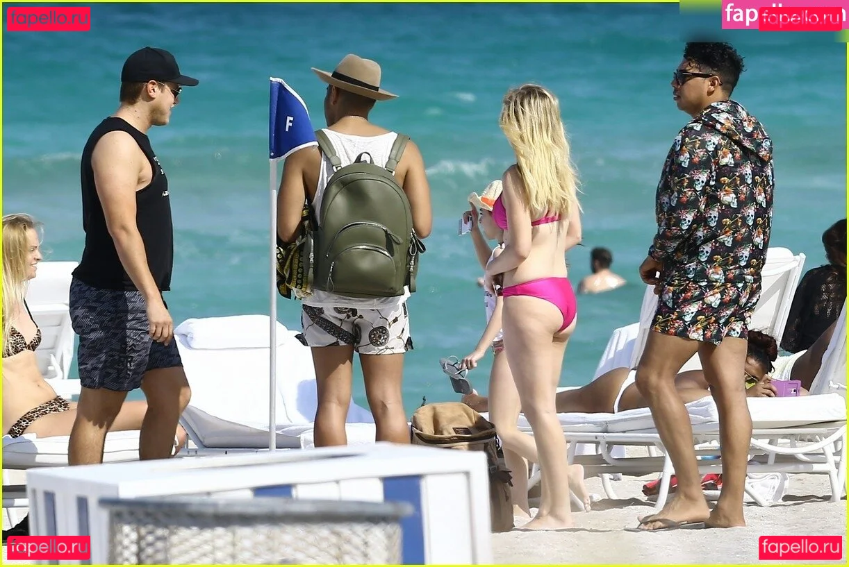 Ellie Goulding Onlyfans Photo Gallery 