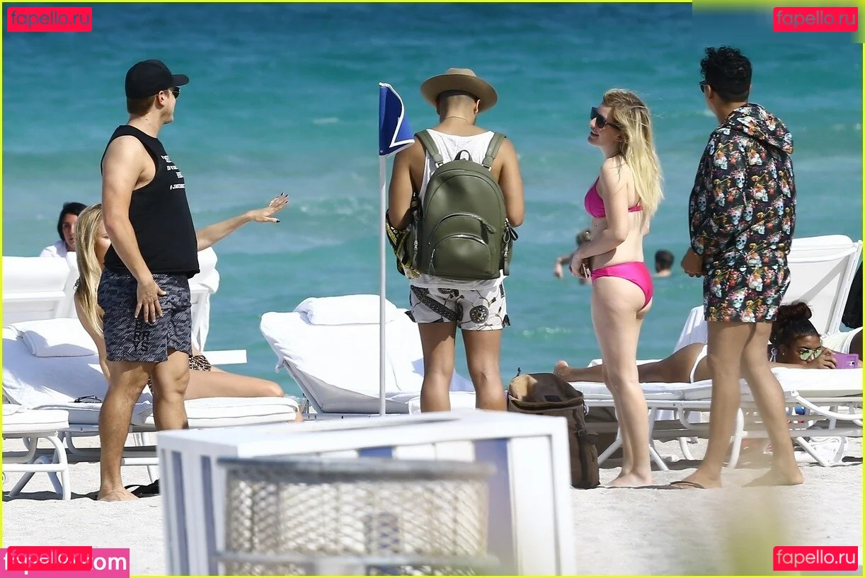 Ellie Goulding Onlyfans Photo Gallery 