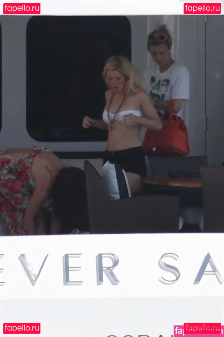 Ellie Goulding Onlyfans Photo Gallery 