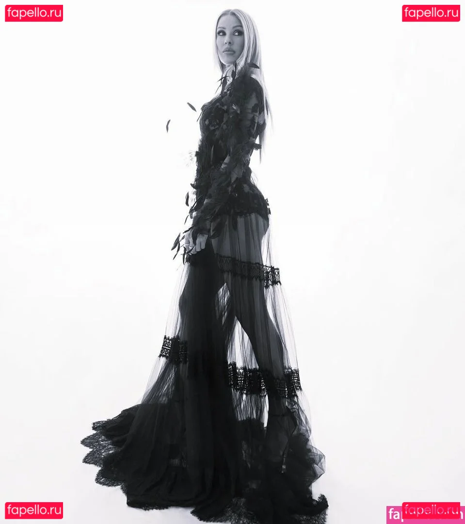 Ellie Goulding Onlyfans Photo Gallery 