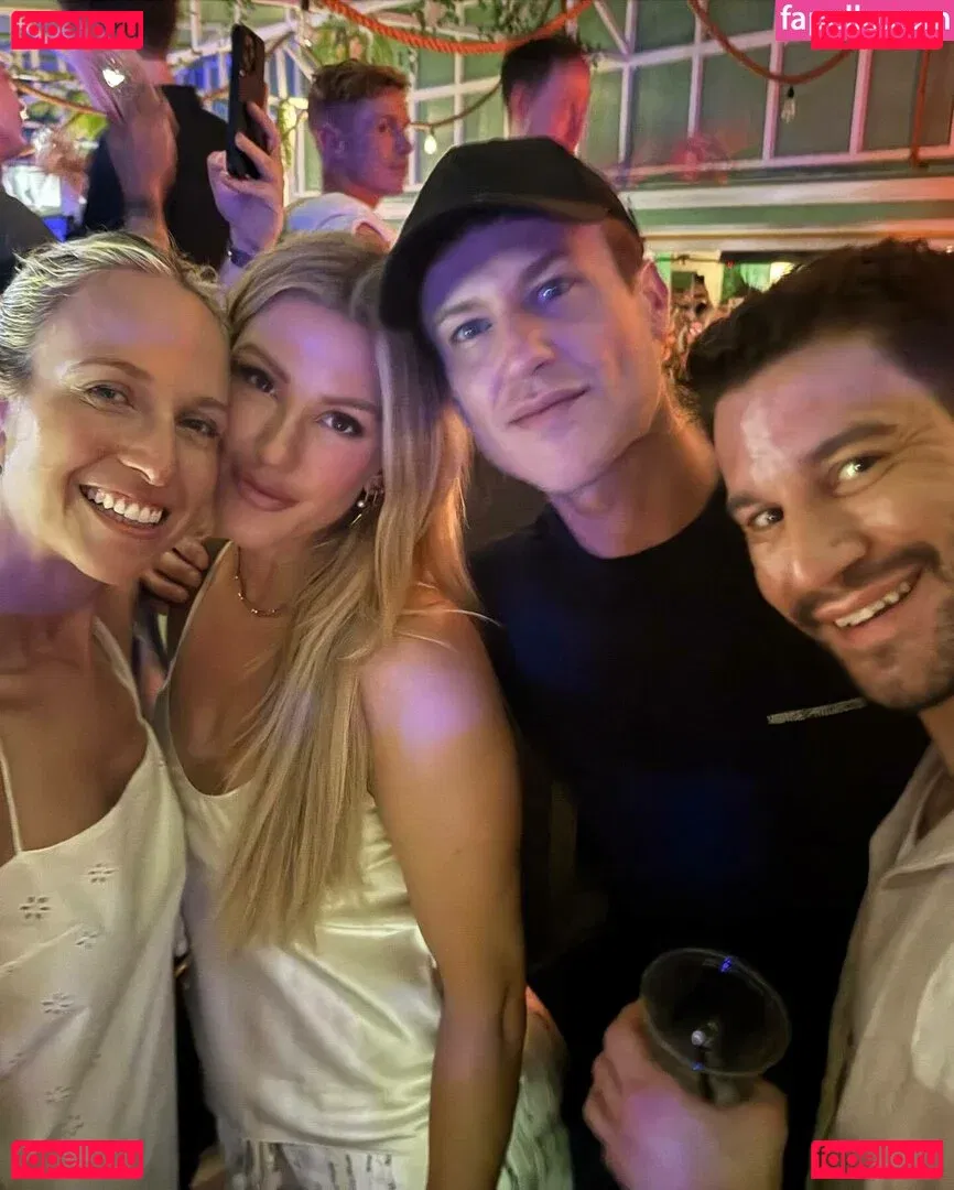 Ellie Goulding Onlyfans Photo Gallery 