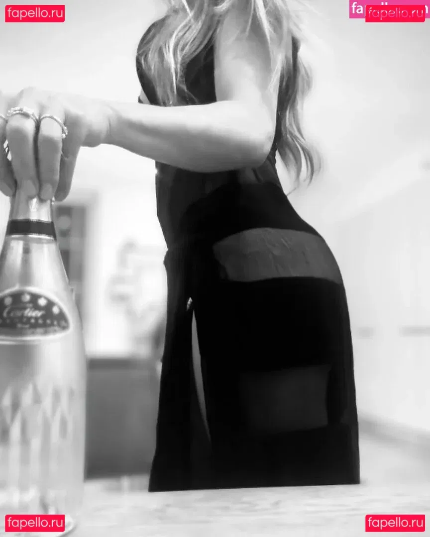 Ellie Goulding Onlyfans Photo Gallery 