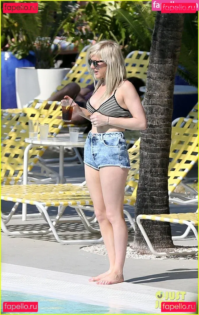 Ellie Goulding Onlyfans Photo Gallery 