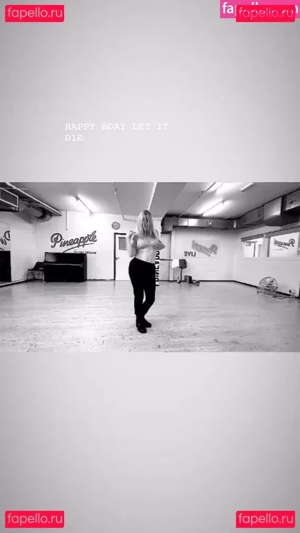 Ellie Goulding Onlyfans Photo Gallery 