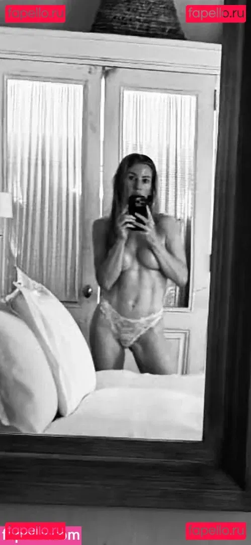 Ellie Goulding Onlyfans Photo Gallery 