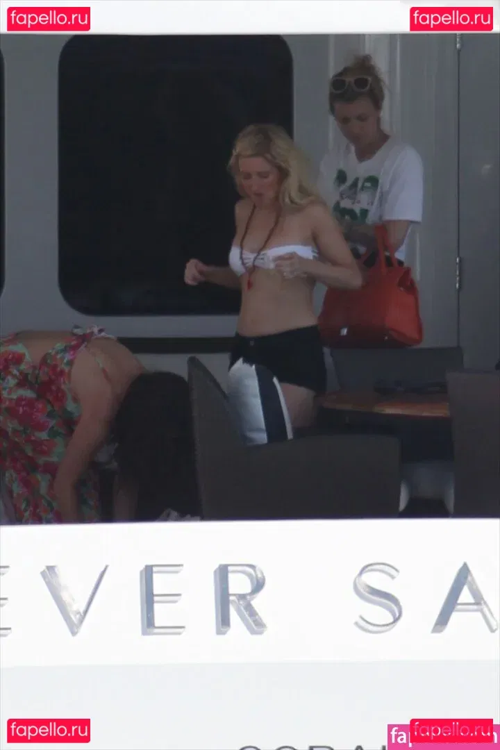 Ellie Goulding Onlyfans Photo Gallery 