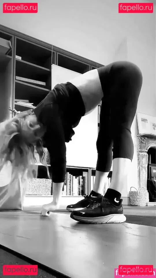 Ellie Goulding Onlyfans Photo Gallery 