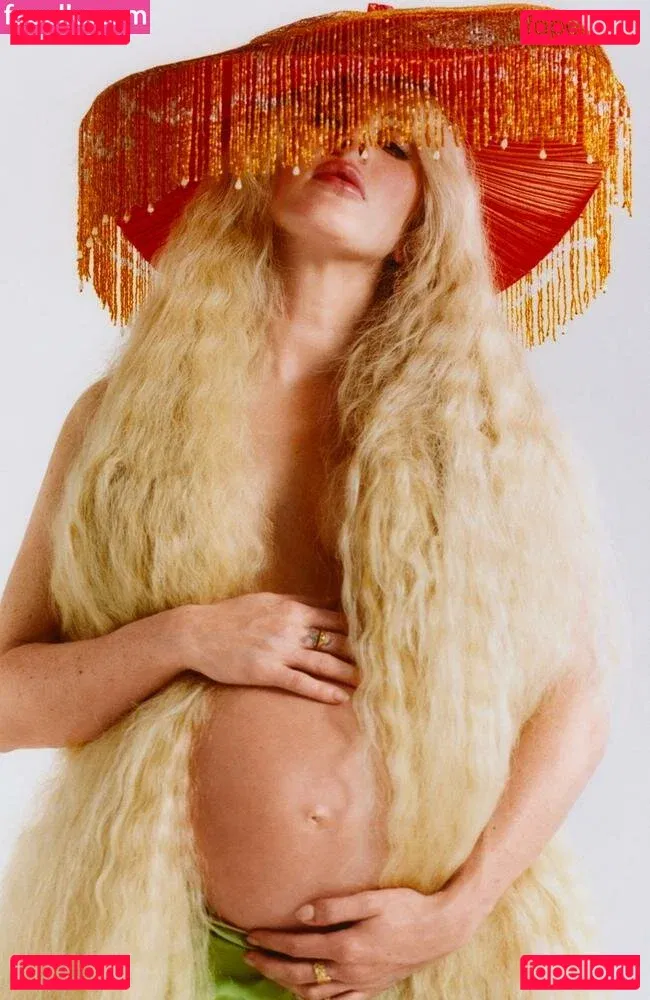 Ellie Goulding Onlyfans Photo Gallery 