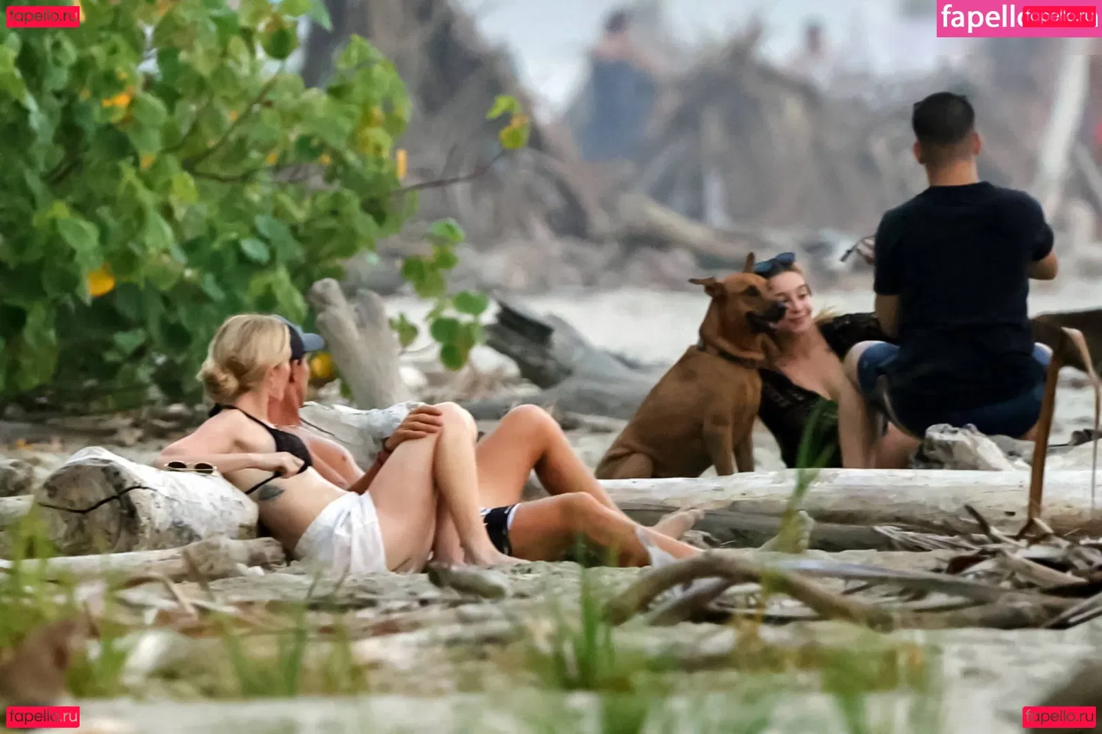 Ellie Goulding Onlyfans Photo Gallery 