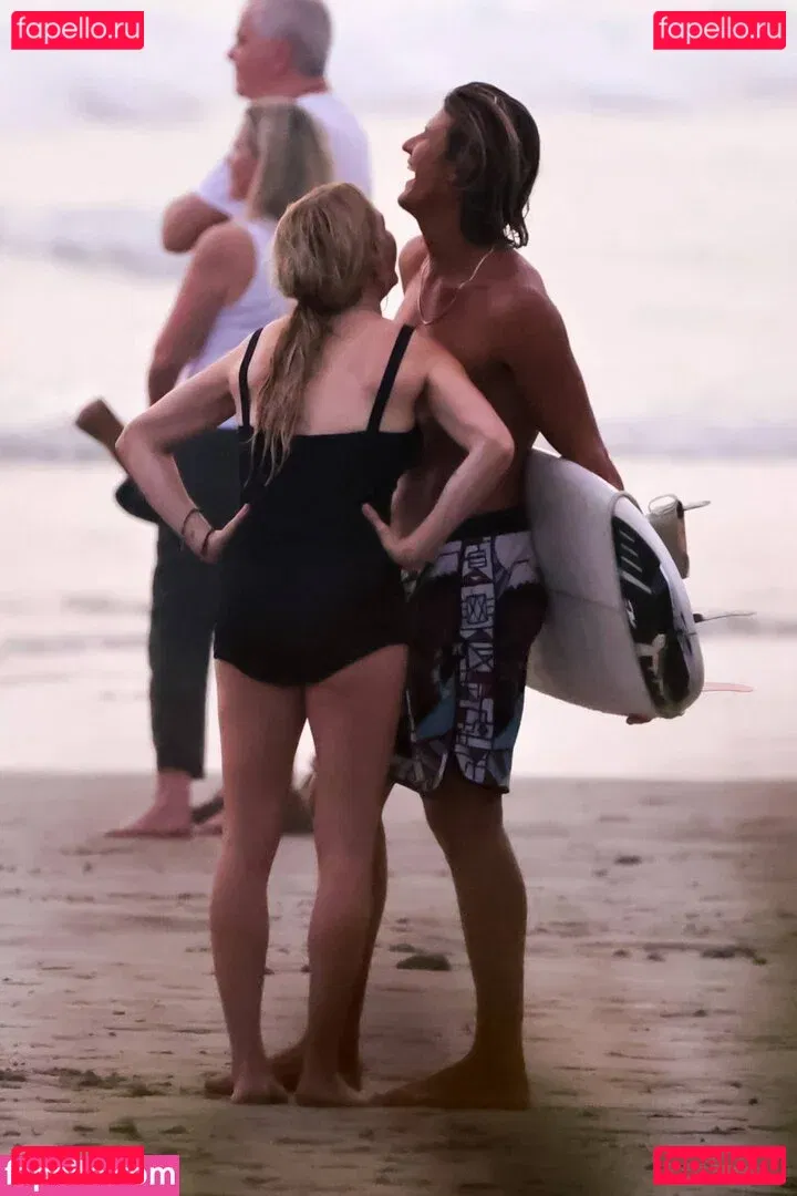 Ellie Goulding Onlyfans Photo Gallery 