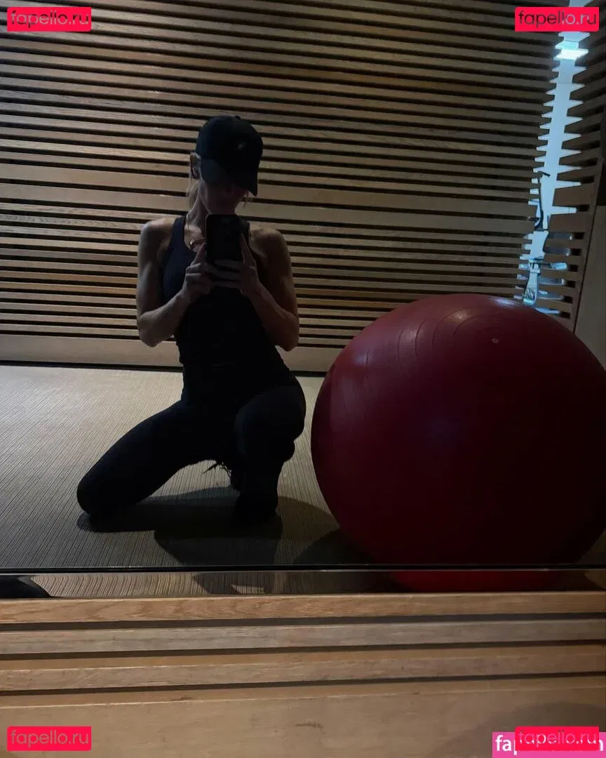 Ellie Goulding Onlyfans Photo Gallery 