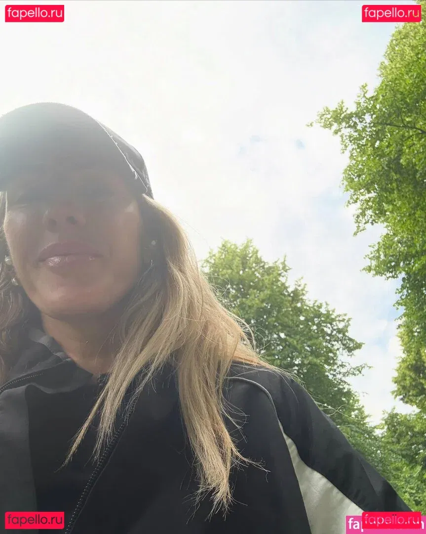 Ellie Goulding Onlyfans Photo Gallery 