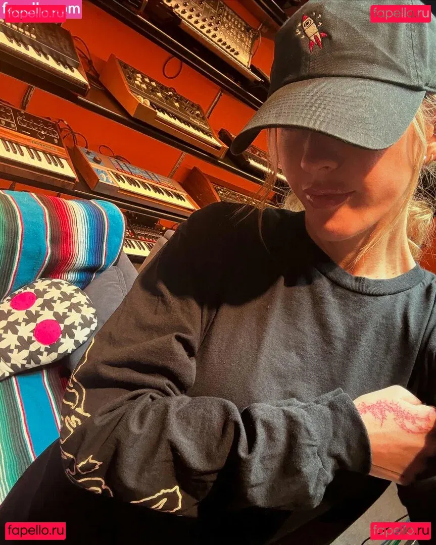 Ellie Goulding Onlyfans Photo Gallery 