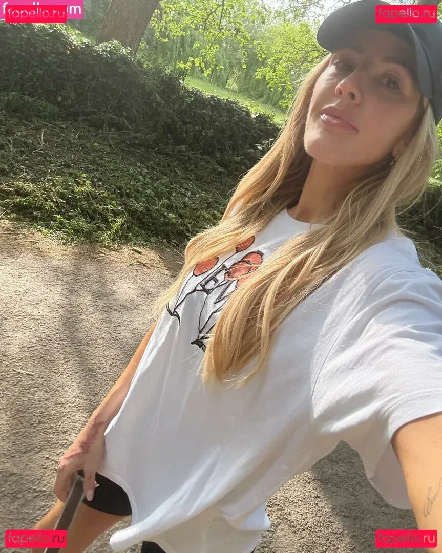 Ellie Goulding Onlyfans Photo Gallery 