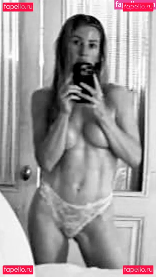 Ellie Goulding Onlyfans Photo Gallery 