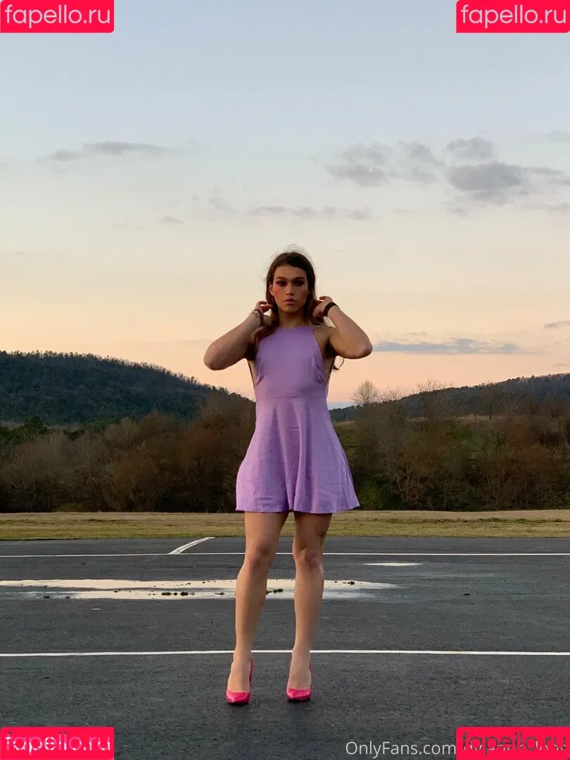 arielllll Onlyfans Photo Gallery 