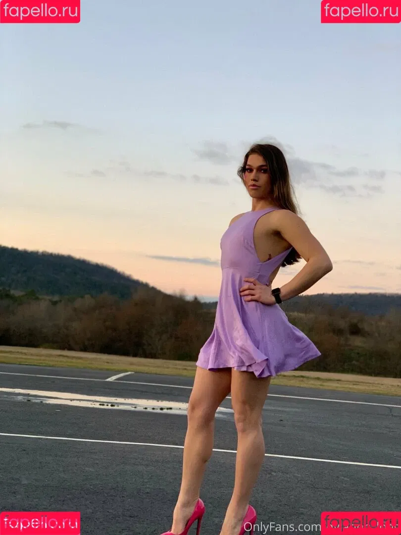 arielllll Onlyfans Photo Gallery 