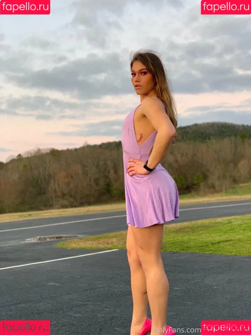 arielllll Onlyfans Photo Gallery 
