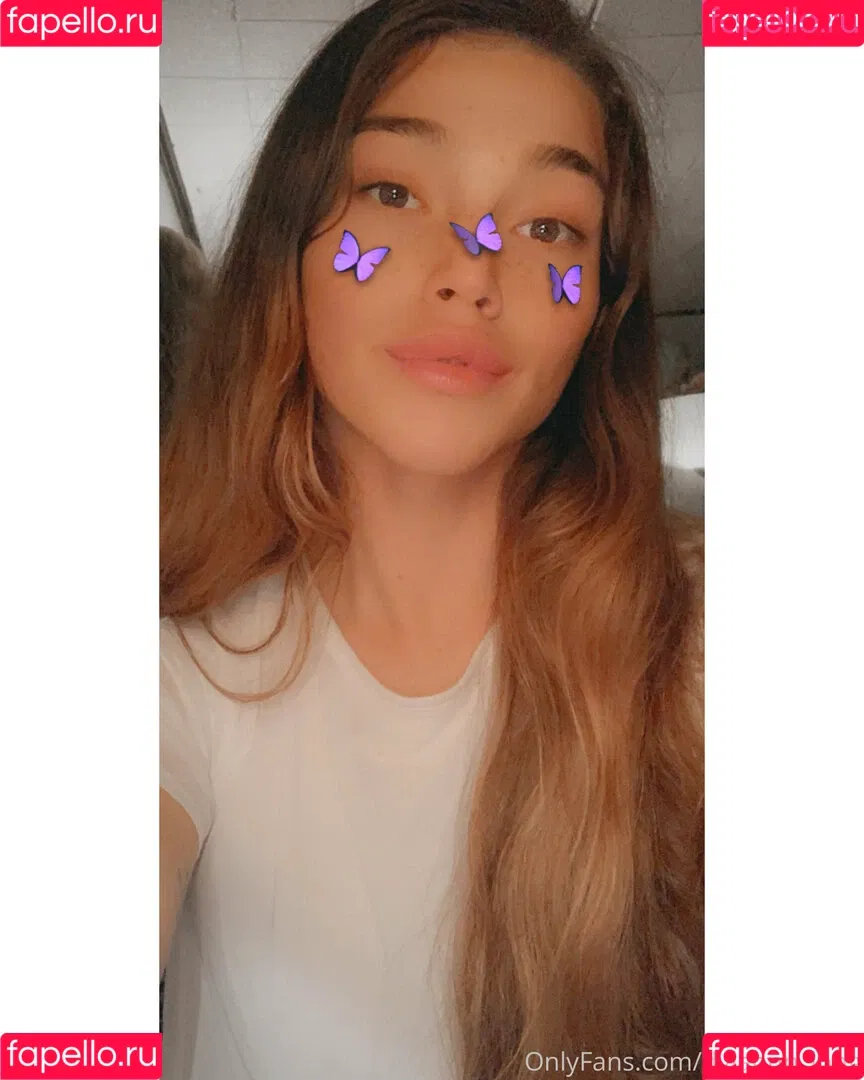 arielllll Onlyfans Photo Gallery 
