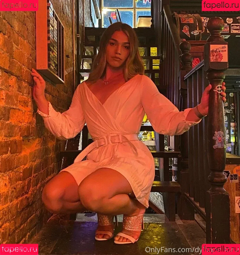 arielllll Onlyfans Photo Gallery 