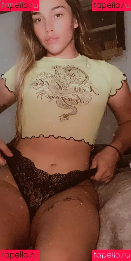 arielllll Onlyfans Photo Gallery 