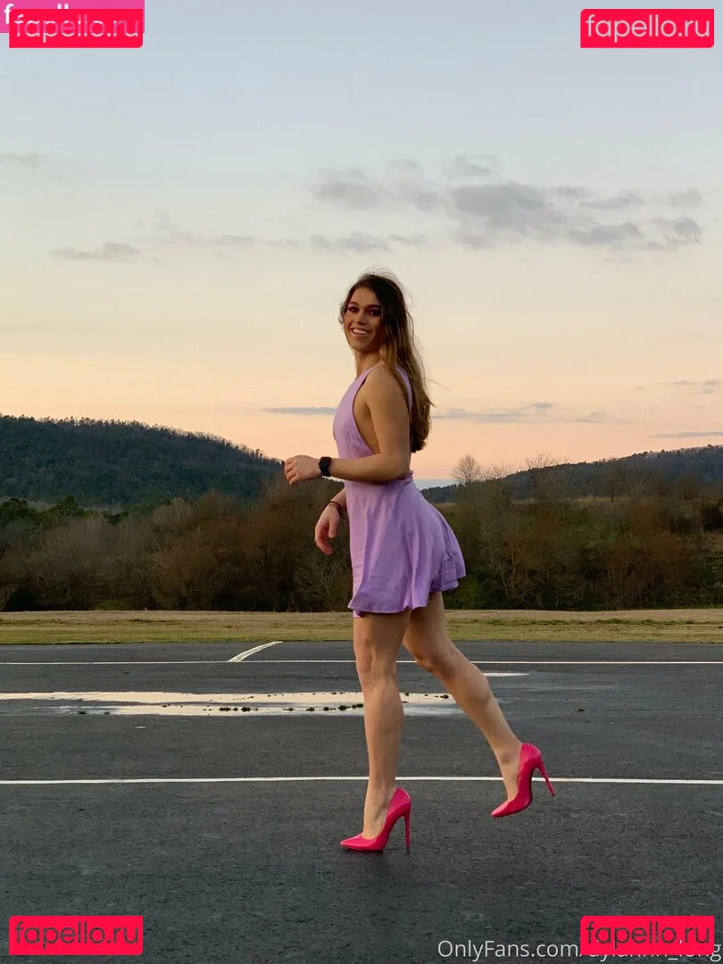 arielllll Onlyfans Photo Gallery 