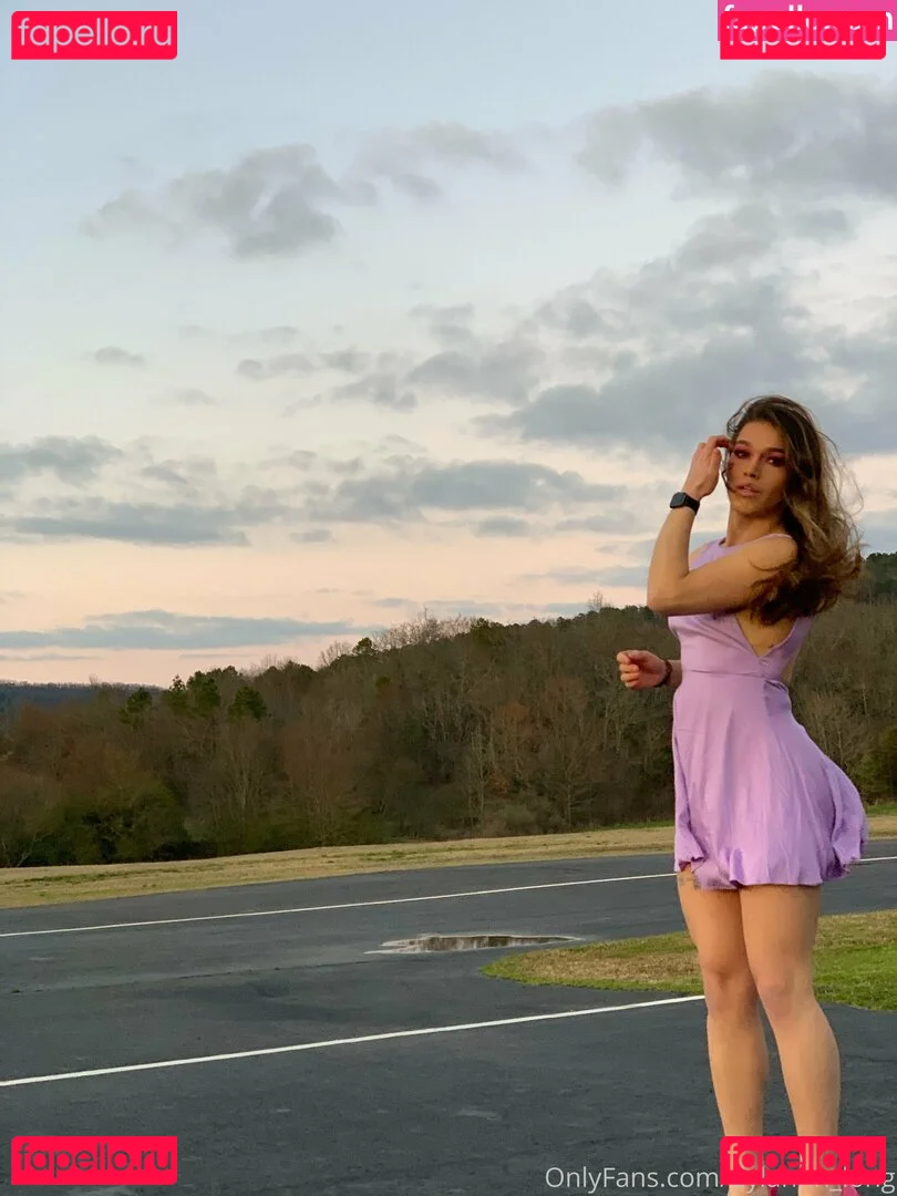 arielllll Onlyfans Photo Gallery 