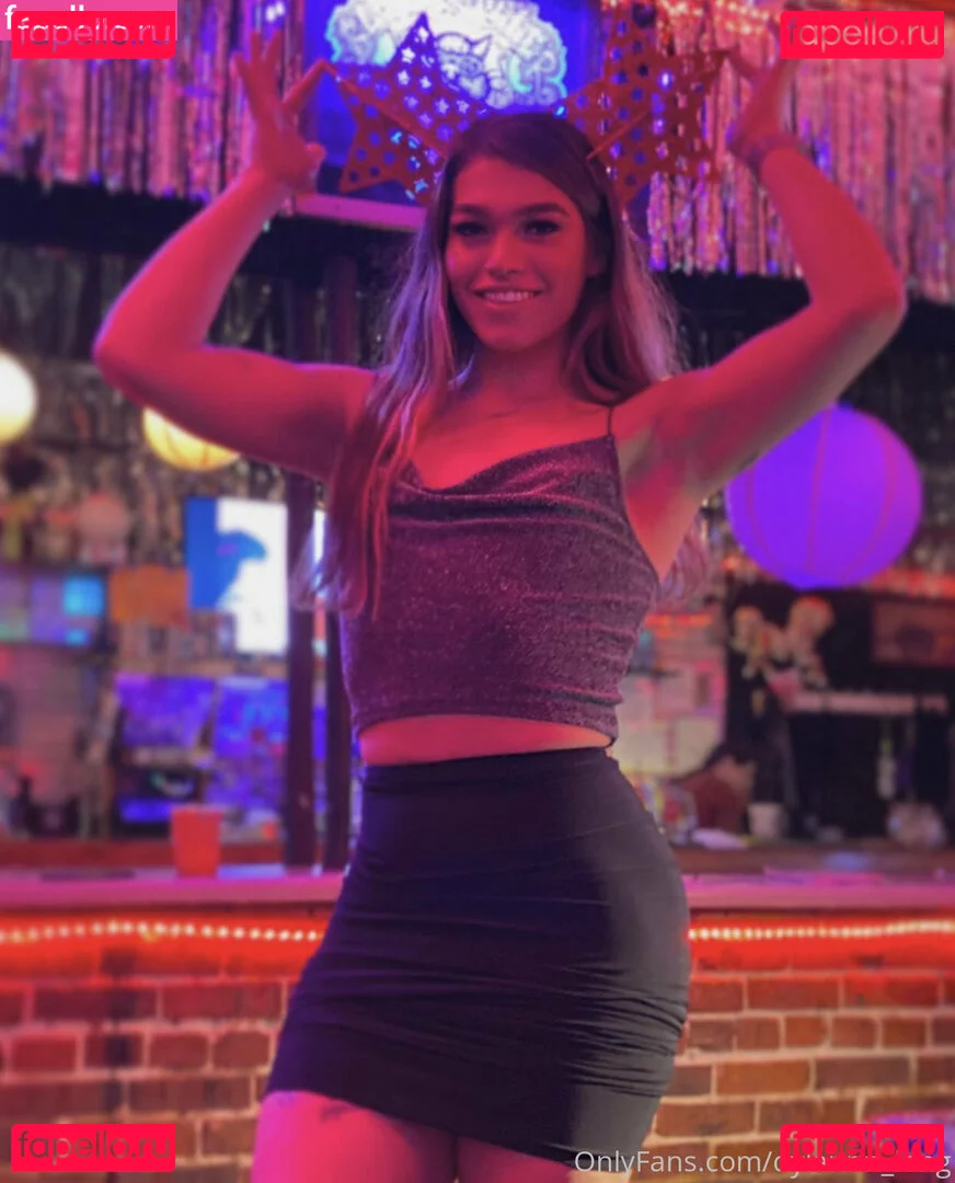 arielllll Onlyfans Photo Gallery 