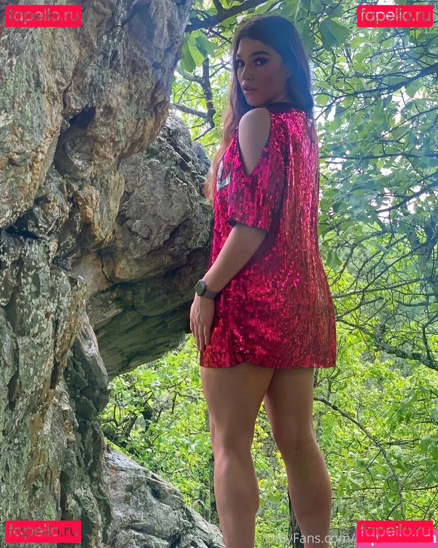 arielllll Onlyfans Photo Gallery 