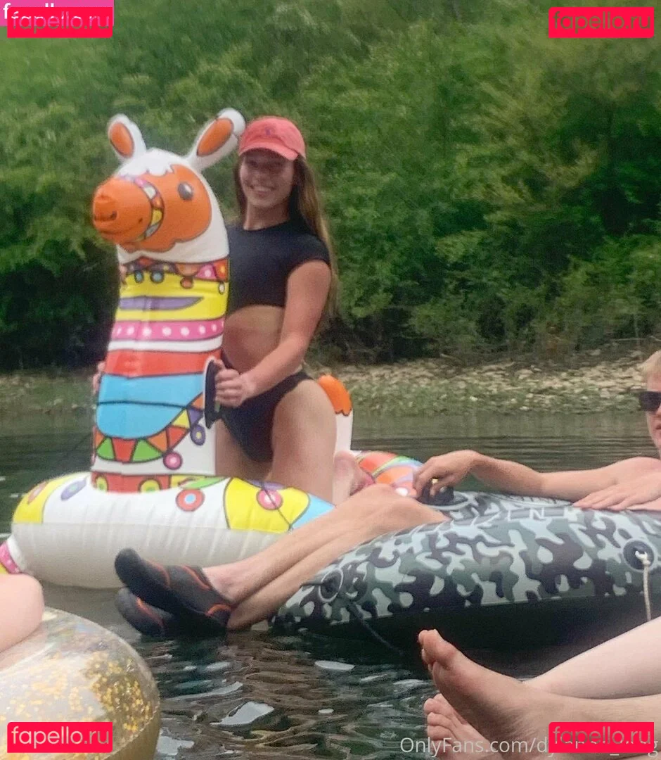 arielllll Onlyfans Photo Gallery 