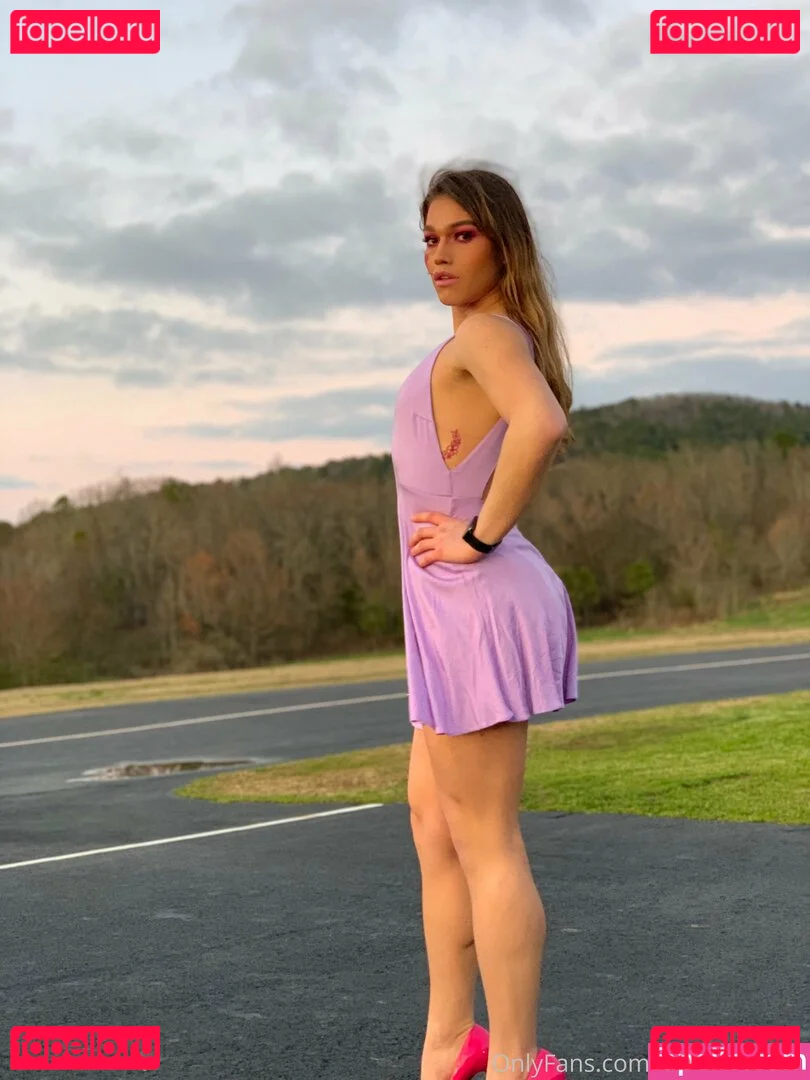 arielllll Onlyfans Photo Gallery 