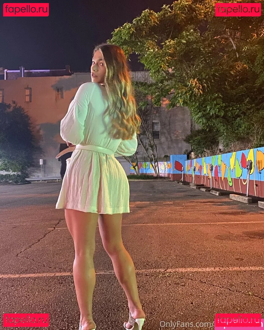 arielllll Onlyfans Photo Gallery 