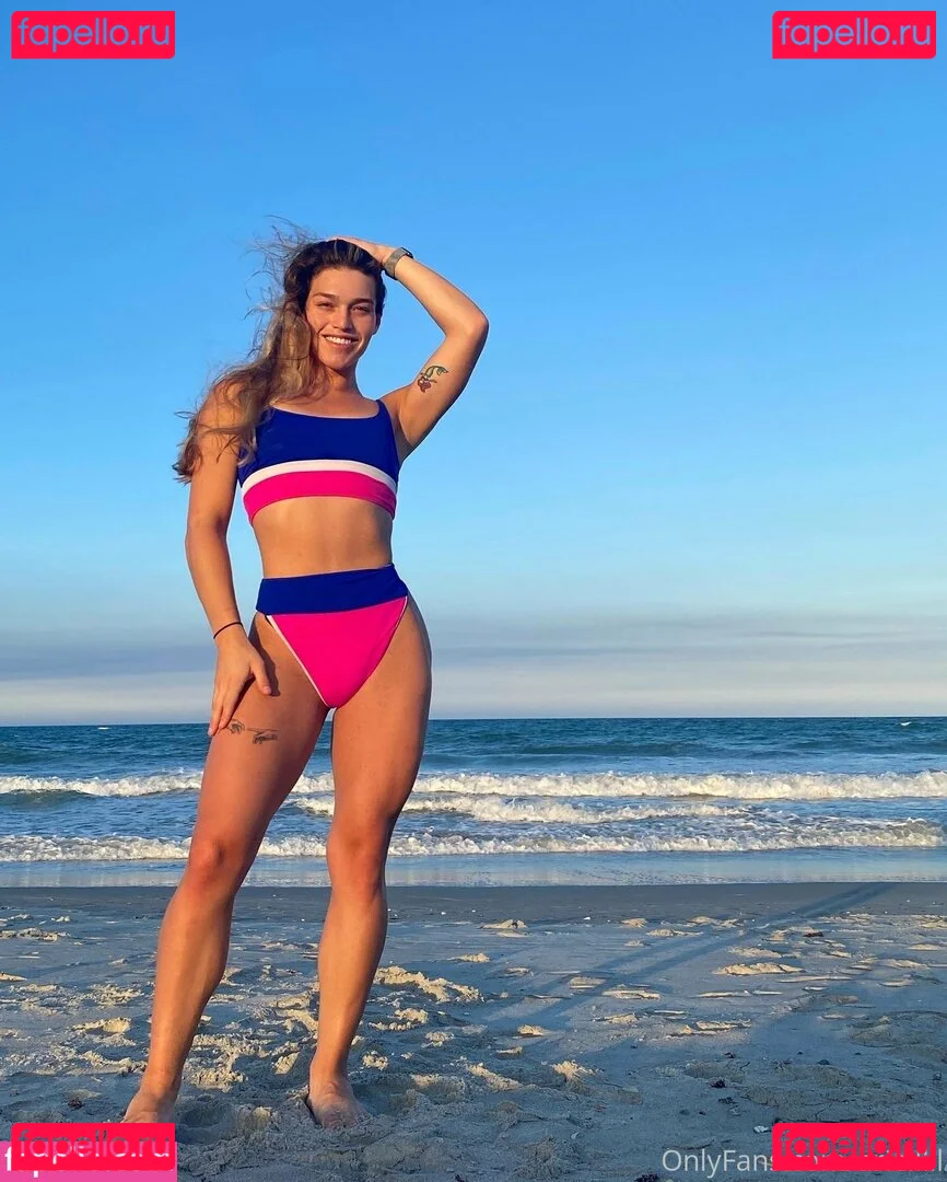 arielllll Onlyfans Photo Gallery 