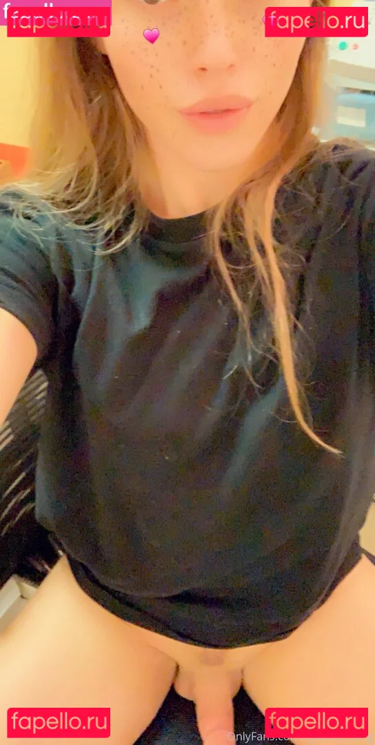 arielllll Onlyfans Photo Gallery 